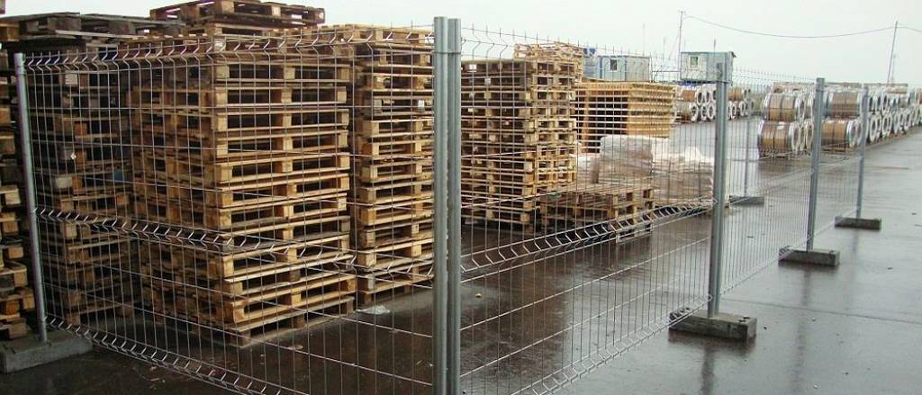 Временный забор. Как и из чего сделать.jpg